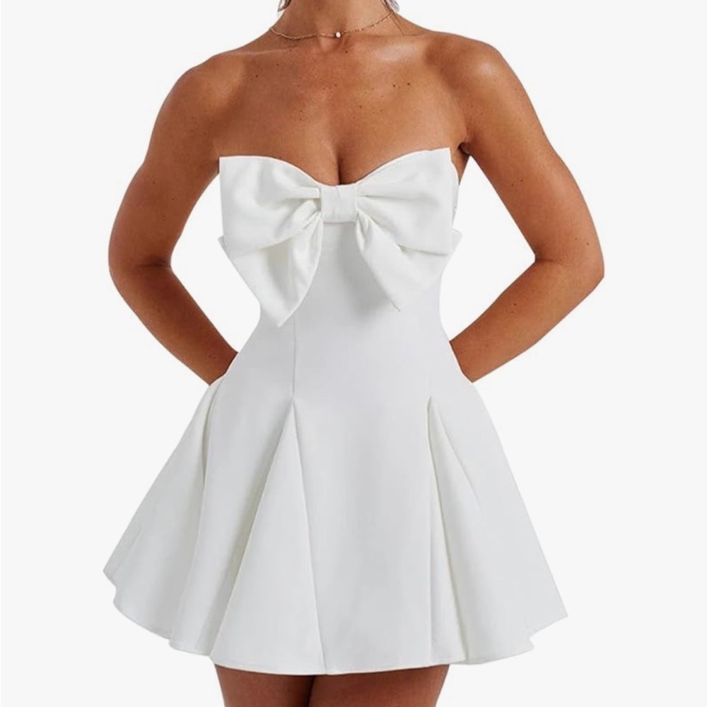 Elegant White Strapless Dress